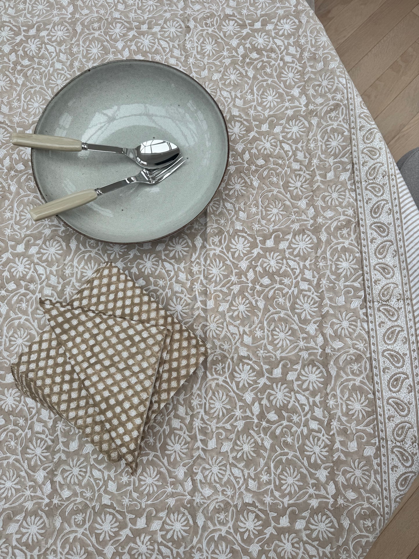 Papir servietter bløde 50 stk beige m/ medallion mønster