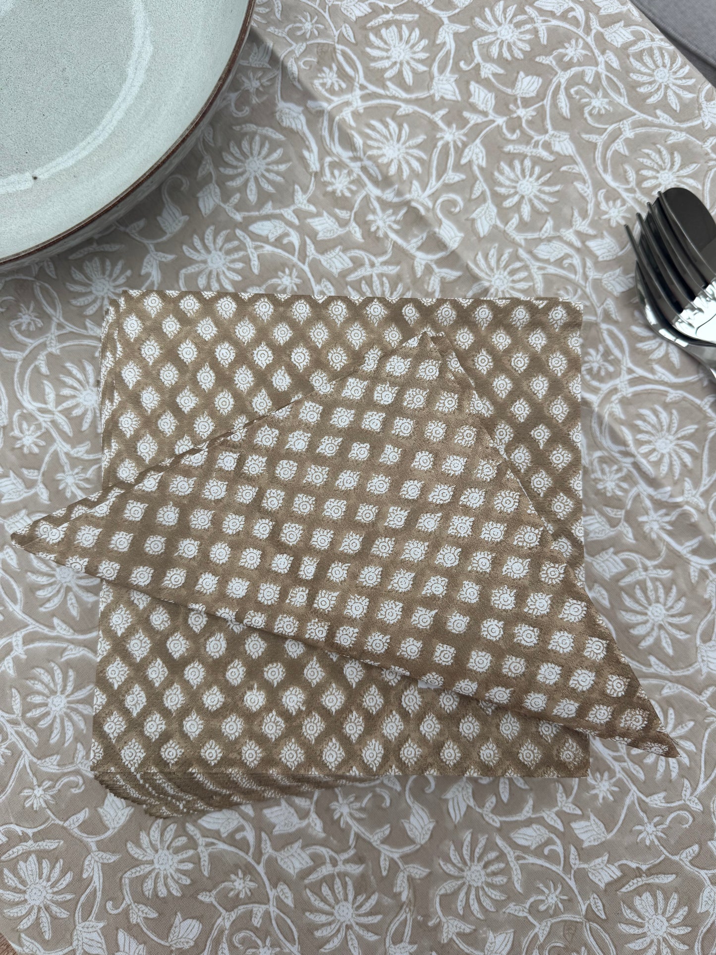 Papir servietter bløde 50 stk beige m/ medallion mønster