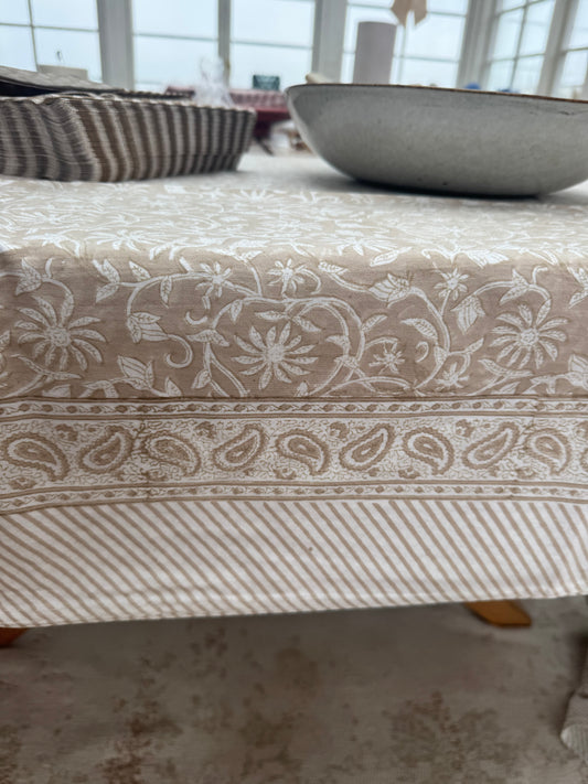 Dug bomuld, beige blomstret