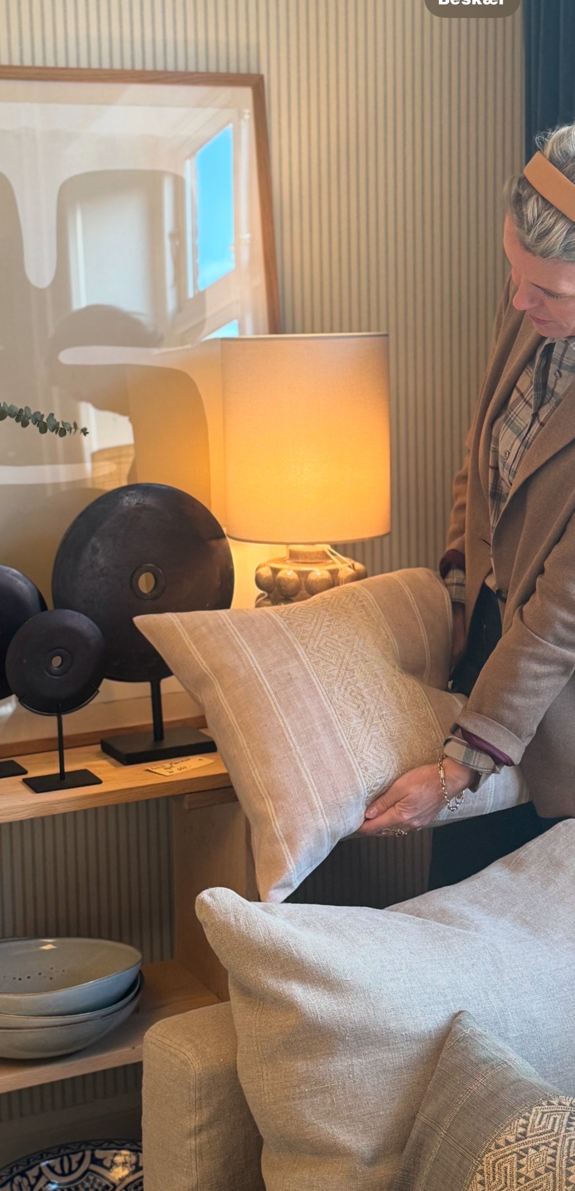 Håndsyet pude m/mønster