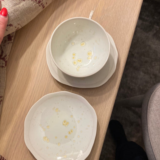 The kop creme m/guld prikker