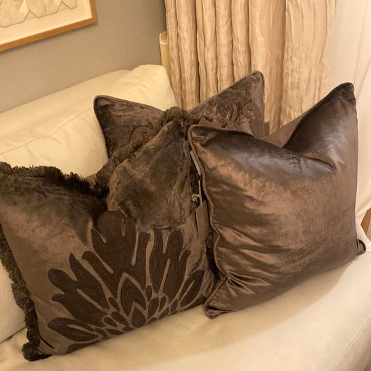 Pyntepude - velour antracit m/frynser 30*50 T.Herman