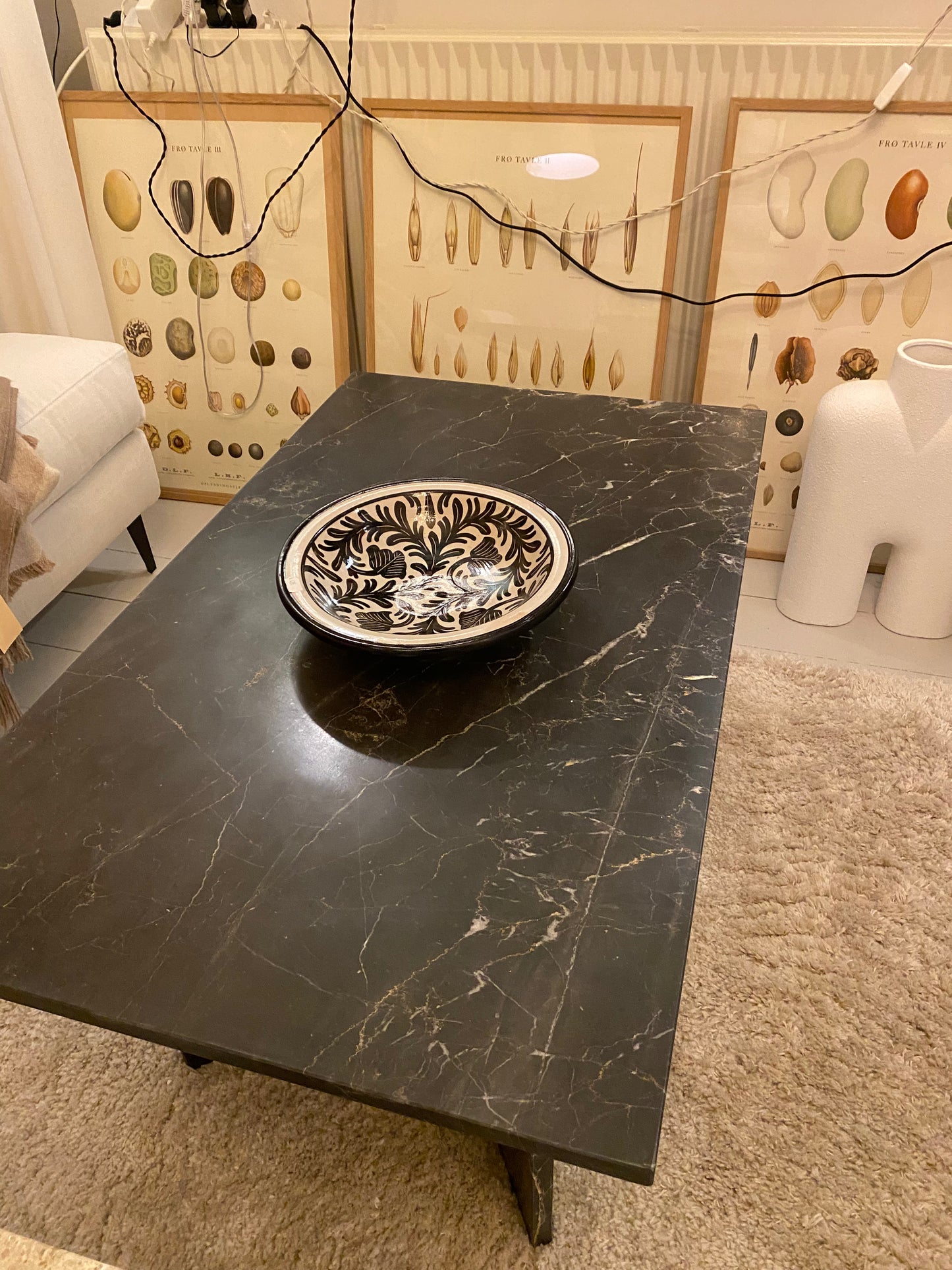 Marmor sofabord Gråsort m/guldstrejf fra Wabi Sabi Nordic